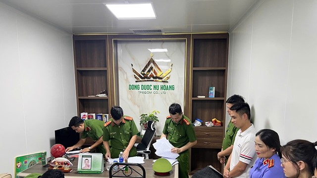 Phát hiện cơ sở sản xuất mỹ phẩm lậu quy mô lớn, thu giữ hàng chục tỷ đồng hàng hóa